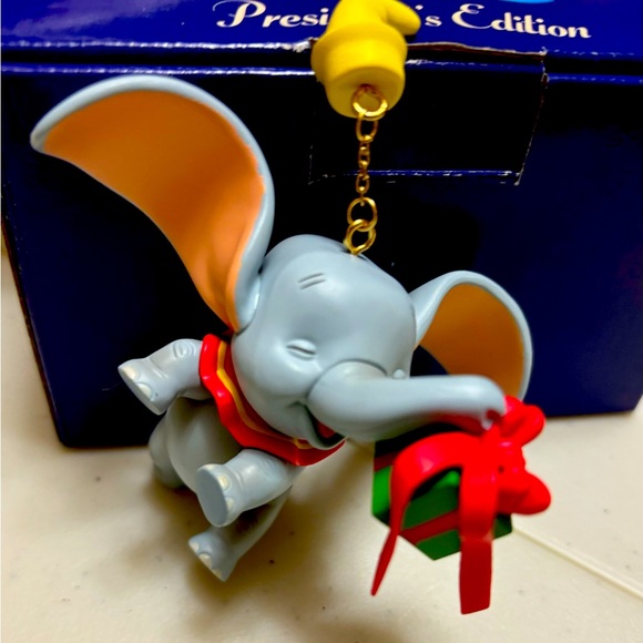 Disney Vintage Dumbo Christmas Ornament - Picture 1 of 4